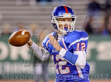 Thumbnail 2 in Folsom vs. De La Salle (CIF NorCal Regional Open Division Final) photogallery.