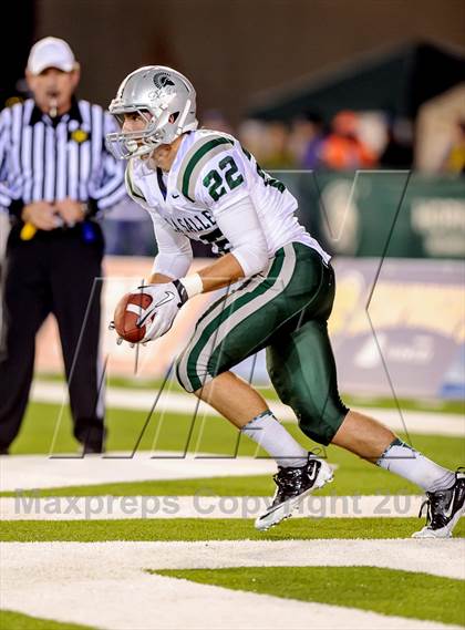 Thumbnail 3 in Folsom vs. De La Salle (CIF NorCal Regional Open Division Final) photogallery.