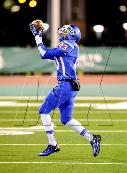 Thumbnail 2 in Folsom vs. De La Salle (CIF NorCal Regional Open Division Final) photogallery.