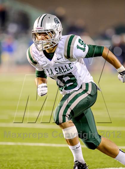 Thumbnail 2 in Folsom vs. De La Salle (CIF NorCal Regional Open Division Final) photogallery.
