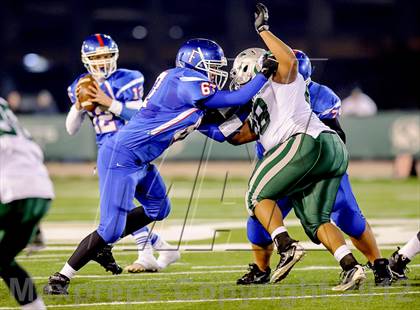 Thumbnail 3 in Folsom vs. De La Salle (CIF NorCal Regional Open Division Final) photogallery.
