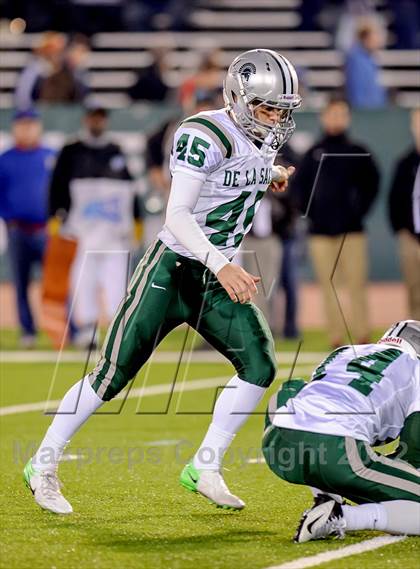 Thumbnail 1 in Folsom vs. De La Salle (CIF NorCal Regional Open Division Final) photogallery.