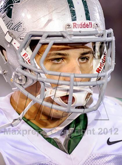 Thumbnail 1 in Folsom vs. De La Salle (CIF NorCal Regional Open Division Final) photogallery.