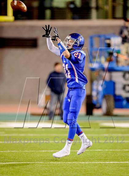 Thumbnail 3 in Folsom vs. De La Salle (CIF NorCal Regional Open Division Final) photogallery.