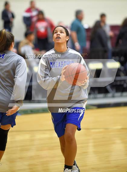Thumbnail 3 in MacArthur [Douglas] vs Churchill photogallery.
