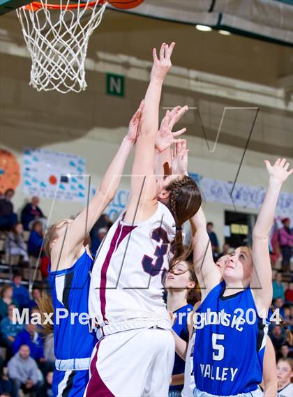 Thumbnail 1 in Chautauqua Lake vs. Hoosic Valley (NYSPHSAA Class C Final) photogallery.