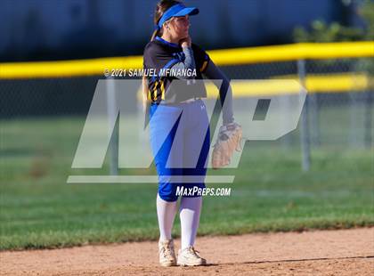 Thumbnail 3 in Bellevue East vs. Kearney photogallery.
