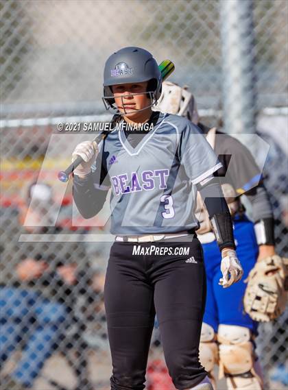 Thumbnail 1 in Bellevue East vs. Kearney photogallery.