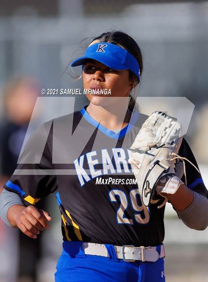 Thumbnail 2 in Bellevue East vs. Kearney photogallery.