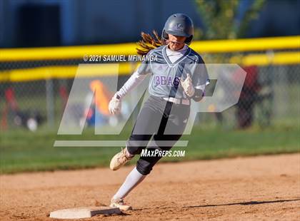 Thumbnail 3 in Bellevue East vs. Kearney photogallery.