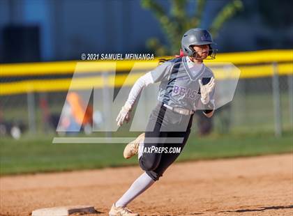 Thumbnail 2 in Bellevue East vs. Kearney photogallery.