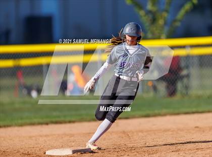 Thumbnail 2 in Bellevue East vs. Kearney photogallery.