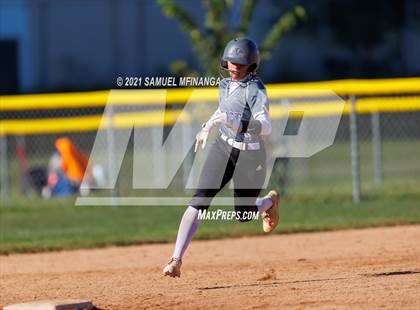 Thumbnail 3 in Bellevue East vs. Kearney photogallery.