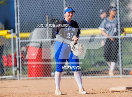 Thumbnail 2 in Bellevue East vs. Kearney photogallery.
