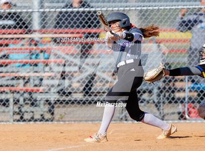 Thumbnail 2 in Bellevue East vs. Kearney photogallery.