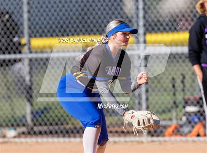 Thumbnail 2 in Bellevue East vs. Kearney photogallery.