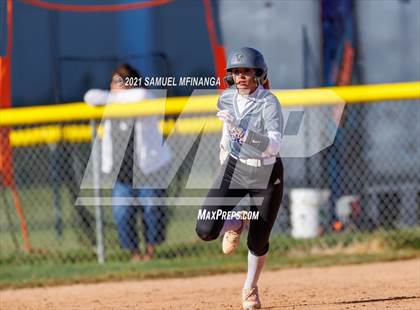 Thumbnail 2 in Bellevue East vs. Kearney photogallery.