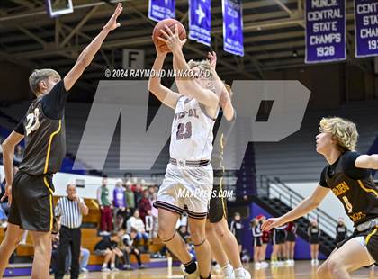 Thumbnail 3 in Wes-Del vs. Monroe Central (Fieldhouse Classic)  photogallery.