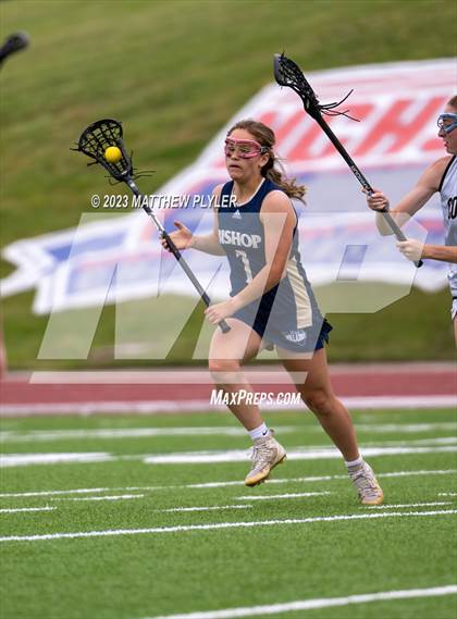Thumbnail 3 in Bishop McGuinness vs. Croatan (NCHSAA 1A/2A/3A Final) photogallery.