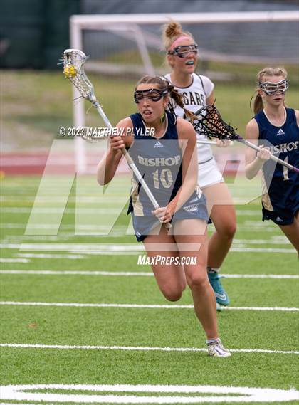 Thumbnail 2 in Bishop McGuinness vs. Croatan (NCHSAA 1A/2A/3A Final) photogallery.