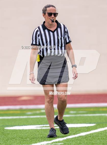 Thumbnail 1 in Bishop McGuinness vs. Croatan (NCHSAA 1A/2A/3A Final) photogallery.