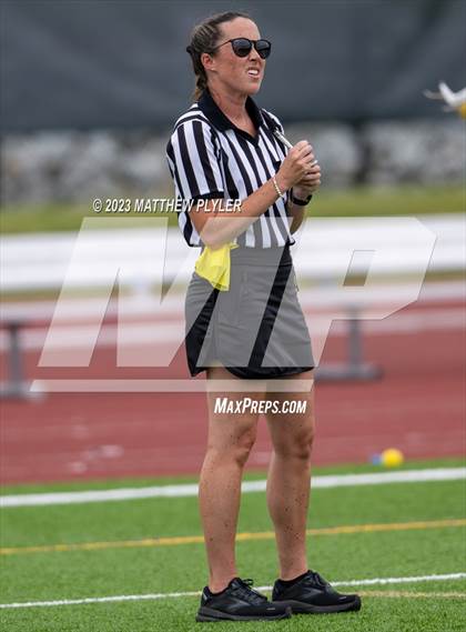 Thumbnail 1 in Bishop McGuinness vs. Croatan (NCHSAA 1A/2A/3A Final) photogallery.