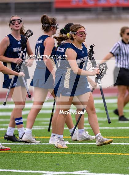 Thumbnail 1 in Bishop McGuinness vs. Croatan (NCHSAA 1A/2A/3A Final) photogallery.