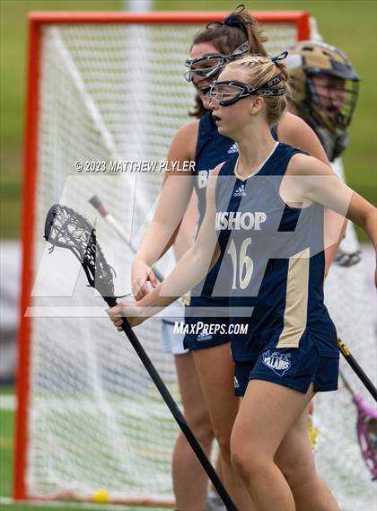 Thumbnail 2 in Bishop McGuinness vs. Croatan (NCHSAA 1A/2A/3A Final) photogallery.
