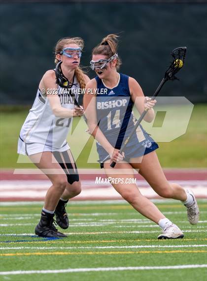 Thumbnail 1 in Bishop McGuinness vs. Croatan (NCHSAA 1A/2A/3A Final) photogallery.