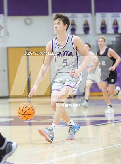 Thumbnail 2 in Syracuse vs. Riverton (Riverton Holiday Tournament) photogallery.
