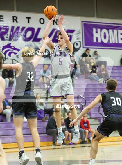 Thumbnail 3 in Syracuse vs. Riverton (Riverton Holiday Tournament) photogallery.