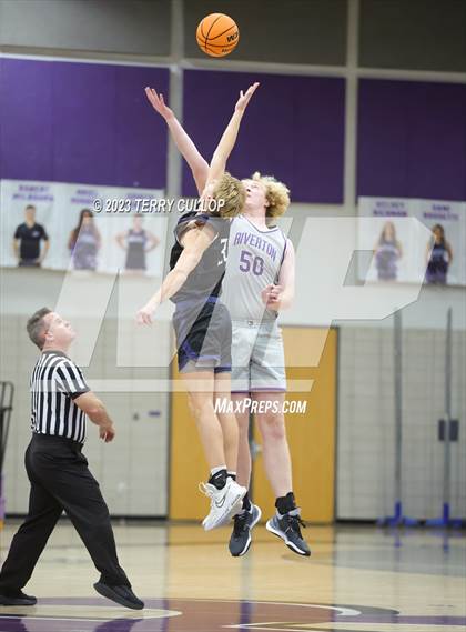 Thumbnail 1 in Syracuse vs. Riverton (Riverton Holiday Tournament) photogallery.