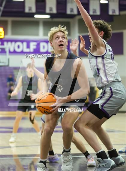 Thumbnail 2 in Syracuse vs. Riverton (Riverton Holiday Tournament) photogallery.