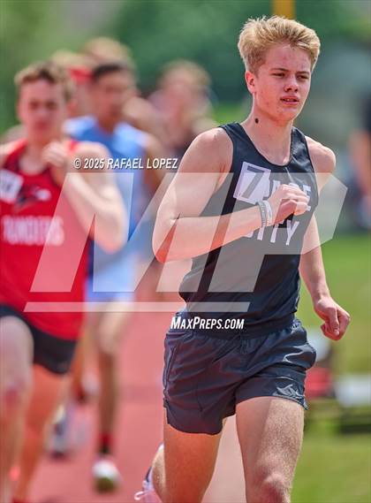 Thumbnail 3 in Northland Christian Relays (800M) photogallery.