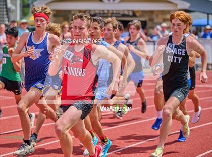 Thumbnail 3 in Northland Christian Relays (800M) photogallery.