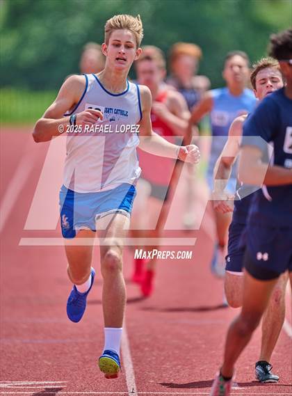 Thumbnail 1 in Northland Christian Relays (800M) photogallery.