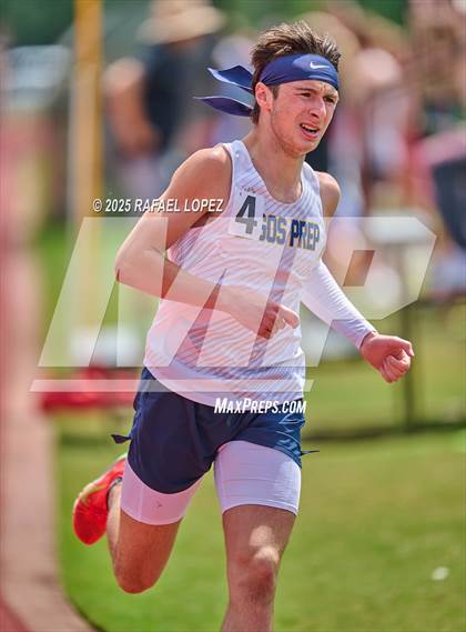 Thumbnail 3 in Northland Christian Relays (800M) photogallery.