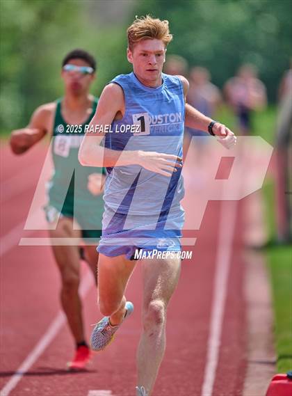Thumbnail 3 in Northland Christian Relays (800M) photogallery.