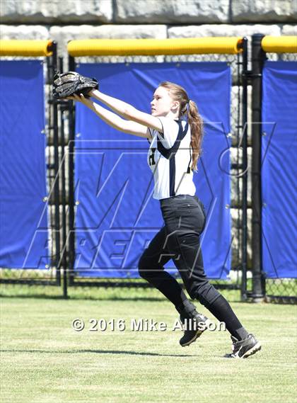 Thumbnail 2 in Hixson vs East Ridge photogallery.
