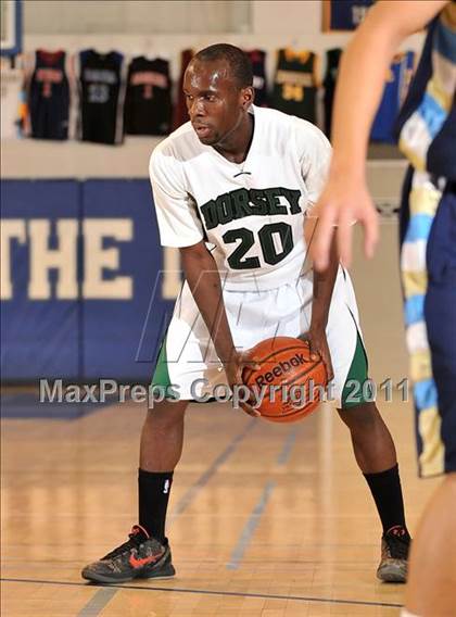 Thumbnail 1 in Foothill vs. Dorsey (MaxPreps Holiday Classic) photogallery.