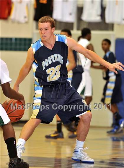 Thumbnail 1 in Foothill vs. Dorsey (MaxPreps Holiday Classic) photogallery.
