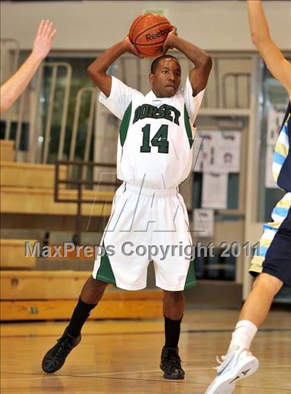 Thumbnail 3 in Foothill vs. Dorsey (MaxPreps Holiday Classic) photogallery.