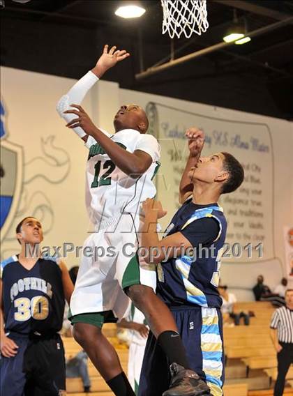 Thumbnail 3 in Foothill vs. Dorsey (MaxPreps Holiday Classic) photogallery.