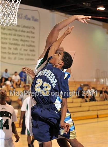 Thumbnail 1 in Foothill vs. Dorsey (MaxPreps Holiday Classic) photogallery.