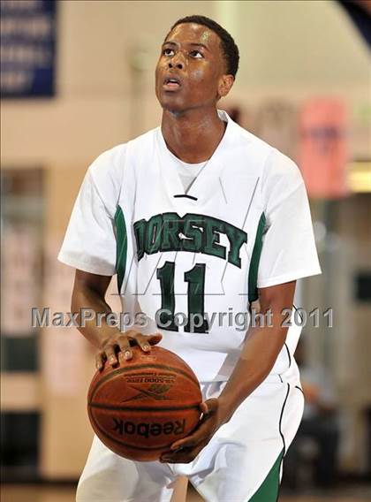 Thumbnail 3 in Foothill vs. Dorsey (MaxPreps Holiday Classic) photogallery.