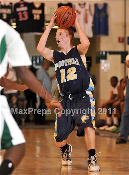 Thumbnail 1 in Foothill vs. Dorsey (MaxPreps Holiday Classic) photogallery.