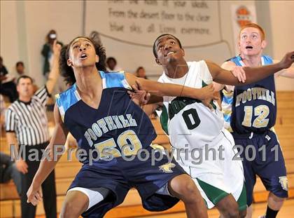 Thumbnail 2 in Foothill vs. Dorsey (MaxPreps Holiday Classic) photogallery.