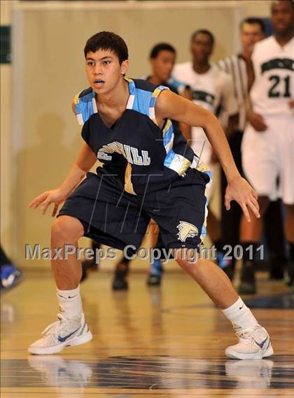 Thumbnail 3 in Foothill vs. Dorsey (MaxPreps Holiday Classic) photogallery.