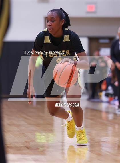 Thumbnail 2 in Randle vs. Foster (UIL 5A Region 3 Quarterfinal) photogallery.