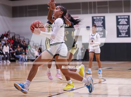 Thumbnail 3 in Randle vs. Foster (UIL 5A Region 3 Quarterfinal) photogallery.